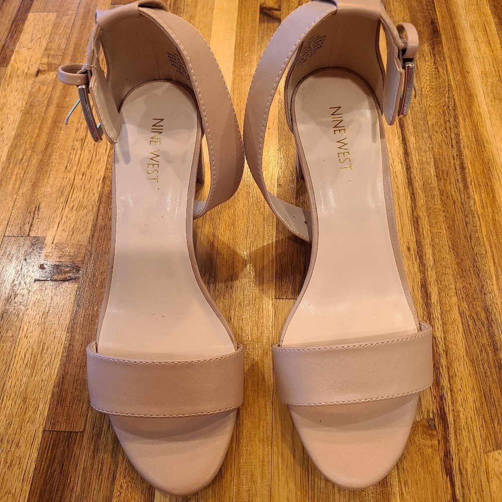 Nine West Pullin sandals